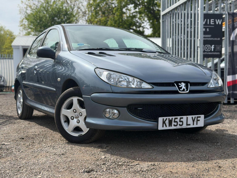 2006 Peugeot 206 1.4 Verve 5dr in Grey — image 1