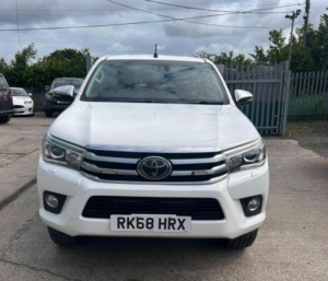 2018 Toyota Hilux 2.4 D-4d Invincible 4WD Euro 6 (s/s) 4dr (tss) in White — image 2