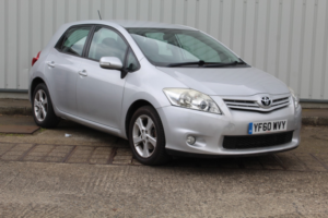 2011 Toyota Auris 1.3 Dual Vvt-I Tr in Silver — image 2