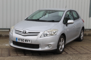 2011 Toyota Auris 1.3 Dual Vvt-I Tr in Silver — image 3