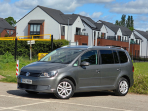 2013 Volkswagen Touran 2.0 Tdi Se MPV 5dr Diesel Manual Euro 5 (140 Ps) in Grey — image 3