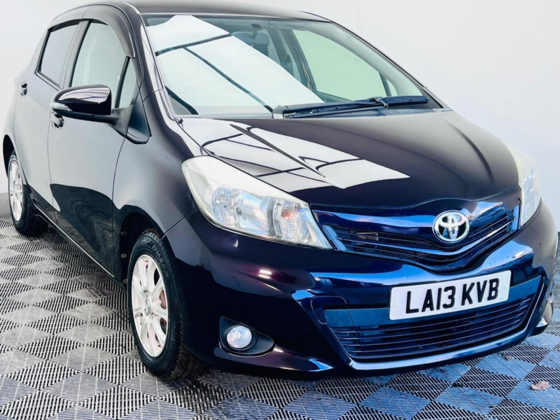 2025 Toyota Yaris Icon CVT in Purple — image 1