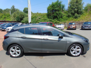 2017 Vauxhall Astra 1.4 I Turbo Sri * Only 35138 Miles On The Clock * Mot March 2027 * Finance Available * Free 6 Months in Grey — image 2