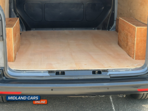 2022 Volkswagen Transporter 2.0 Tdi T28 Startline in Grey — image 4