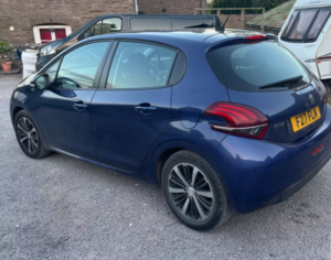 2016 Peugeot 208 1.2 Puretech Xs White in Blue — image 5