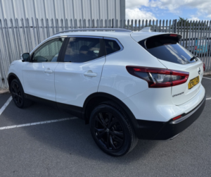 2017 Nissan Qashqai 1.5 Dci N-Connecta in White — image 4
