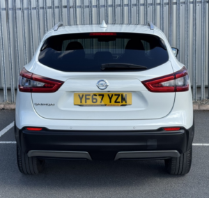 2017 Nissan Qashqai 1.5 Dci N-Connecta in White — image 6