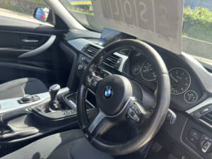 2012 BMW 3 Series 2.0 320d Se Saloon in Black — image 2