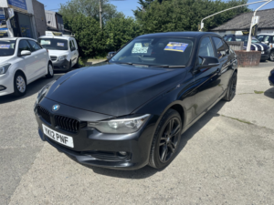 2012 BMW 3 Series 2.0 320d Se Saloon in Black — image 5