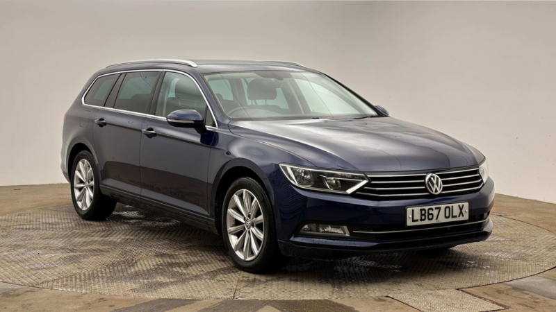 2018 Volkswagen Passat 2.0 Tdi Se Business in Blue — image 1