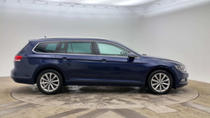 2018 Volkswagen Passat 2.0 Tdi Se Business in Blue — image 3