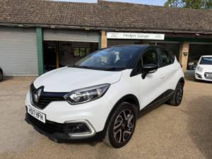 2017 Renault Captur 0.9 Tce 90 Dynamique Nav Low Mileage Full Service History Rear Parking Sensors in White — image 2