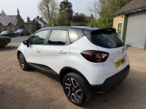 2017 Renault Captur 0.9 Tce 90 Dynamique Nav Low Mileage Full Service History Rear Parking Sensors in White — image 4