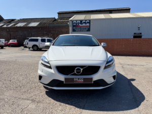 2018 Volvo V40 2.0 R-Design (sv12) Ved4 Lp 2.0l 120/280 in White — image 2