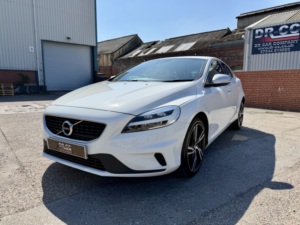 2018 Volvo V40 2.0 R-Design (sv12) Ved4 Lp 2.0l 120/280 in White — image 3