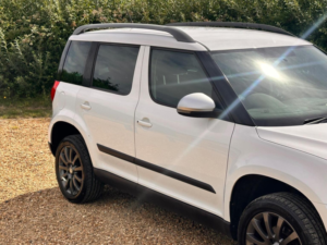 2015 Skoda Yeti 2.0 Tdi Se Business Outdoor Euro 6 (s/s) 5dr in White — image 5