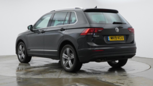 2019 Volkswagen Tiguan 2.0 Tdi Match in Grey — image 3