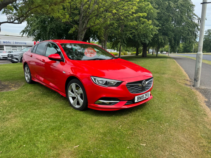 2019 Vauxhall Insignia 2.0 Turbo D Blueinjection Sri Vx Line Nav Grand Sport 5dr Diesel Manual Euro 6 (s/s) (170 Ps) in Red — image 1