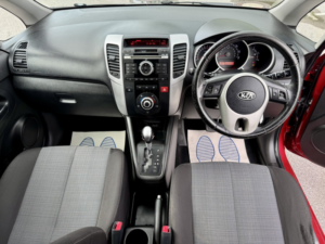 2011 Kia Venga 1.6 2 in Red — image 5