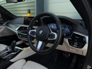 2018 BMW 5 Series 2.0 530e 9.2kwh M Sport Auto Euro 6 (s/s) 4dr in Black — image 3