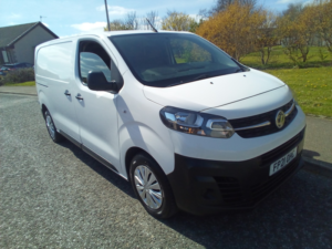 2021 Vauxhall Vivaro 2.0 Turbo Diesel 3100 Edition L1 H1 in White — image 3