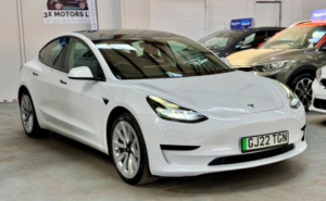 2022 Tesla Model 3 Standard Range Plus Auto Rwd 4dr in White — image 2