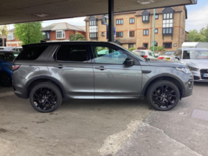 2017 Land Rover Discovery Sport 2.0 Td4 Hse Dynamic Lux Auto 4WD Euro 6 (s/s) 5dr in Grey — image 2