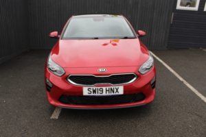 2019 Kia Ceed 1.4 T-Gdi First Edition in Red — image 5