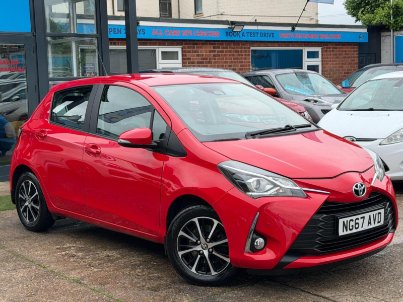 2018 Toyota Yaris 1.5 Vvt-I Icon Tech Euro 6 5dr in Red — image 1
