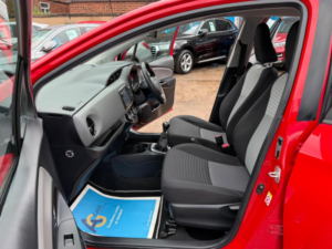 2018 Toyota Yaris 1.5 Vvt-I Icon Tech Euro 6 5dr in Red — image 4