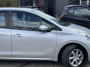 2017 Peugeot 208 1.2 Puretech Active in Silver — image 6