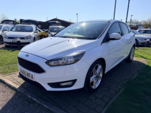 2015 Ford Focus 1.5 Tdci Zetec Euro 6 (s/s) 5dr in White — image 3