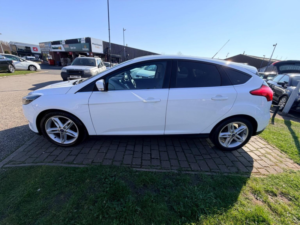 2015 Ford Focus 1.5 Tdci Zetec Euro 6 (s/s) 5dr in White — image 5