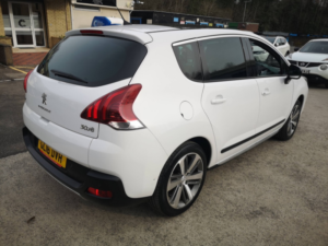 2016 Peugeot 3008 1.6 Bluehdi Allure in White — image 6