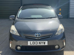 2013 Toyota Prius+ 1.8 Vvt-H T4 CVT Euro 5 (s/s) 5dr in Grey — image 4