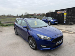 2017 Ford Focus 1.0t Ecoboost St-Line Euro 6 (s/s) 5dr in Blue — image 6