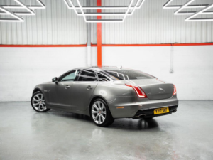 2017 Jaguar Xj 3.0d V6 Portfolio Auto Euro 6 (s/s) 4dr in Silver — image 4