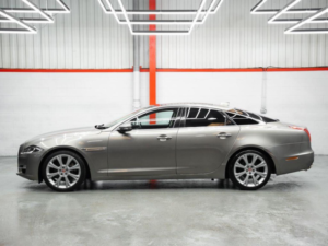 2017 Jaguar Xj 3.0d V6 Portfolio Auto Euro 6 (s/s) 4dr in Silver — image 5