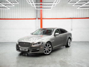 2017 Jaguar Xj 3.0d V6 Portfolio Auto Euro 6 (s/s) 4dr in Silver — image 6