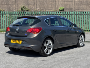 2015 Vauxhall Astra 1.6 16v Limited Edition in Grey — image 4