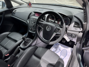 2015 Vauxhall Astra 1.6 16v Limited Edition in Grey — image 5