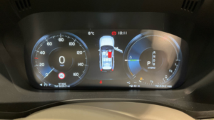 2019 Volvo Xc60 T8 Twin Engine Inscription Pro AWD in Red — image 2