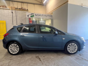 2013 Vauxhall Astra 1.4 16v Energy Hatchback 5dr Petrol Manual Euro 5 (100 Ps) in Blue — image 3