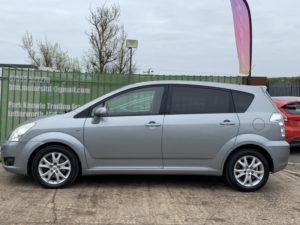 2008 Toyota Corolla Verso 2.2 D-4d Sr in Silver — image 4