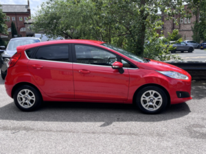2015 Ford Fiesta 1.6 Tdci Econetic Titanium Hatchback 5dr Diesel Manual Euro 5 (s/s) (95 Ps) ++£20 Road Tax++ in Red — image 6