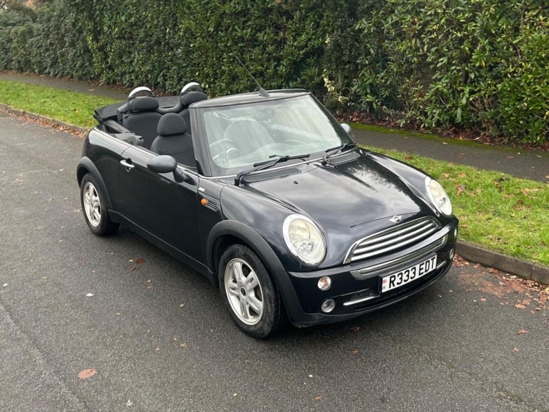 2007 MINI Convertible 1.6 One Euro 4 2dr in Black — image 1