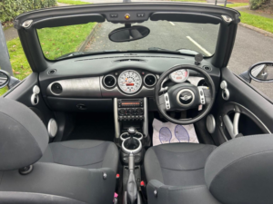 2007 MINI Convertible 1.6 One Euro 4 2dr in Black — image 4