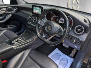 2017 Mercedes-Benz Glc 2.1 Glc220d Amg Line (premium) Coupe G-Tronic 4matic Euro 6 (s/s) 5dr in Black — image 3