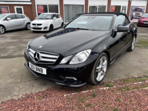 2011 Mercedes-Benz E Class 3.0 E350 Cdi V6 Blueefficiency Sport in Black — image 3