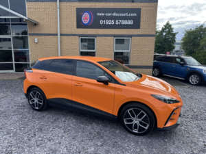 2023 MG Mg4 64kwh Trophy Long Range in Orange — image 2